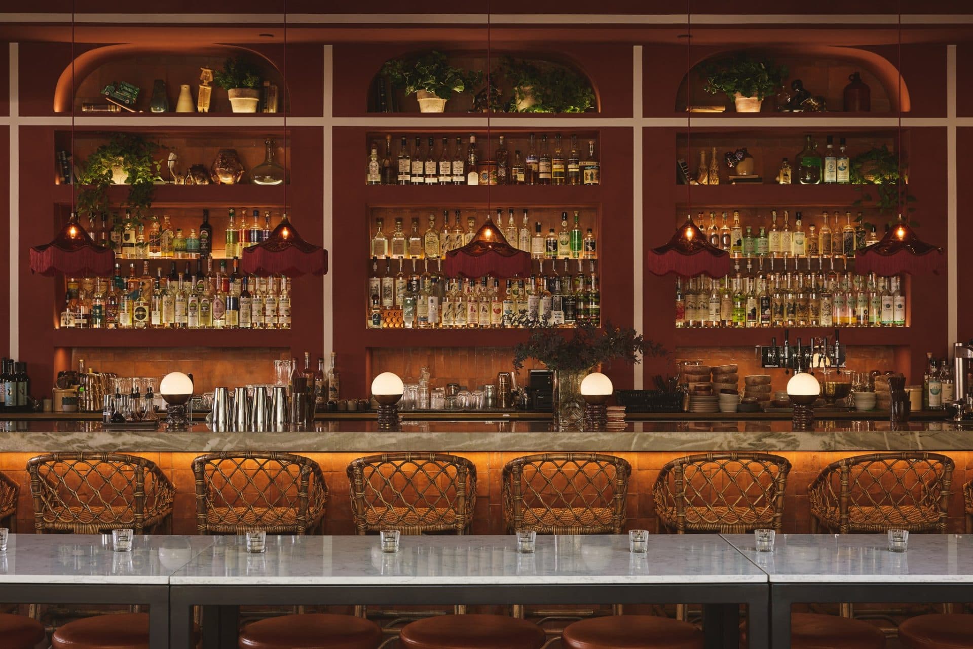 Mirate Bar