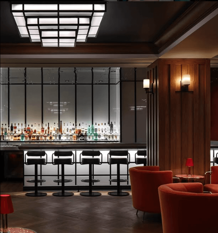 Silver Lyan in Washington, DC Bar Image